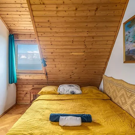 Hegyszeli Haz Тихань